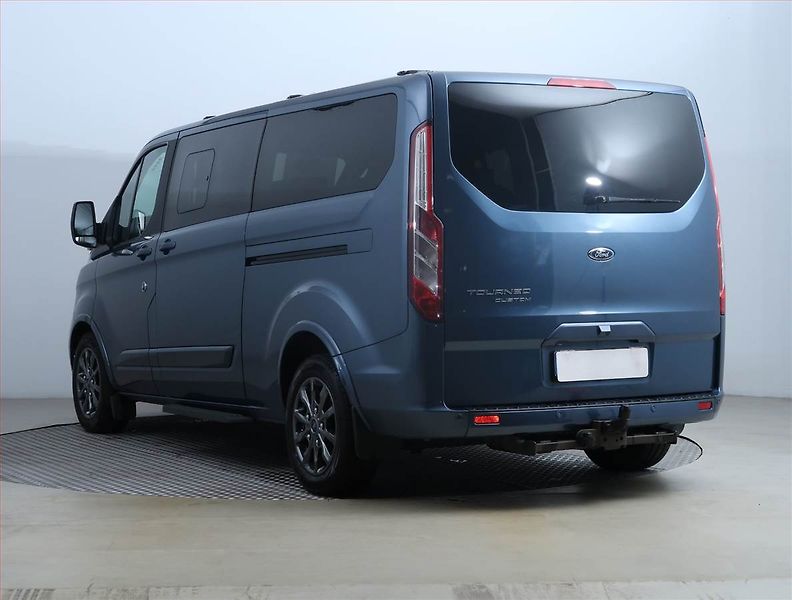 Ford Tourneo Custom (2021) Titanium 2.0 EcoBlue, ČR, 1Maj - fotka 4 z 23