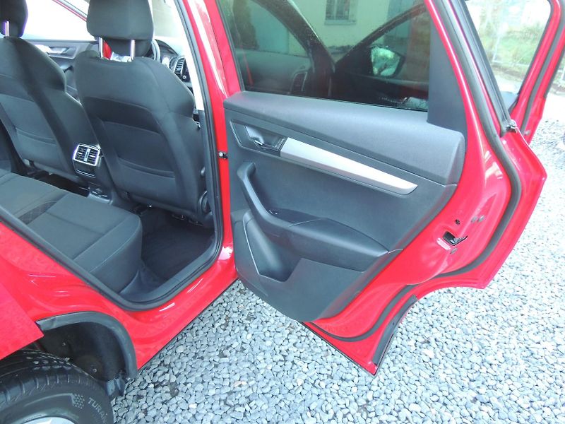 Škoda Karoq (2020) 1.5TSI,110kw,DSG,TZ,ČR,1maj. - fotka 14 z 45