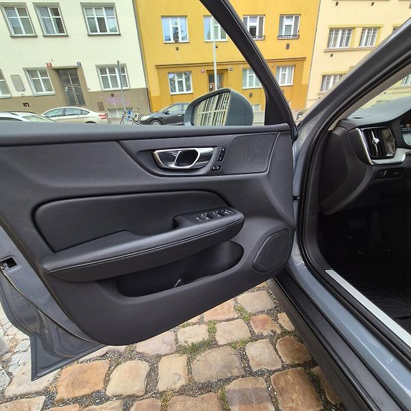 Volvo V60 (2021) Cross Country B4 Mild hybrid - fotka 15 z 26