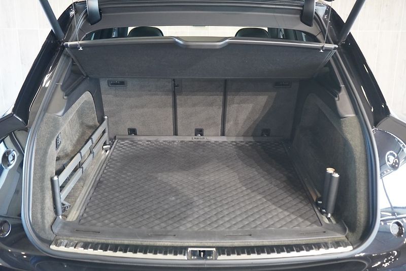 Bentley Bentayga V8, AWD, Panorama, 360° kamera - fotka 16 z 50
