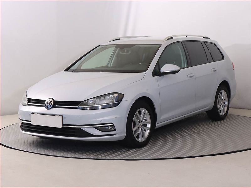 Volkswagen Golf (2018) 1.6 TDI, Automat, Serv.kniha - fotka 2 z 21
