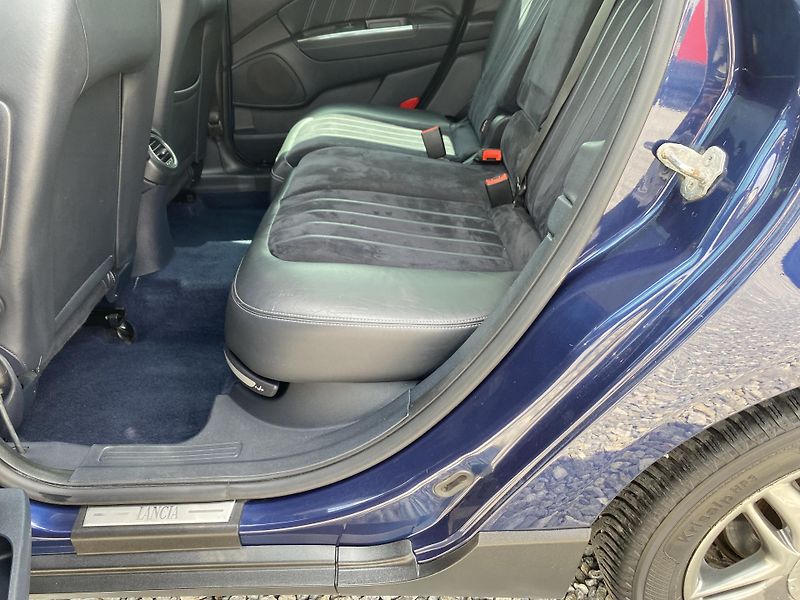 Lancia Delta 2.0JTD 165PS SPORT NAVI SERVIS - fotka 99 z 169