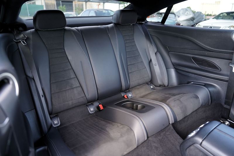 Mercedes-Benz Třídy E E 220d AMG Avantgarde/195 PS - fotka 30 z 41