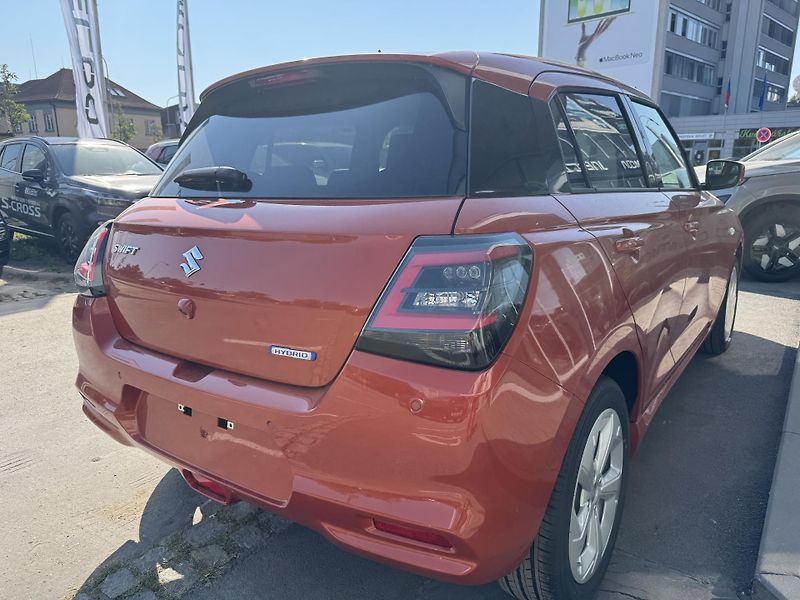 Suzuki Swift (2026) 1,2 Premium CVT Hybrid - fotka 3 z 6