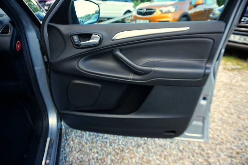 Ford S-MAX (2014) TITANIUM 2,0 TDCI 103 kW - fotka 14 z 39