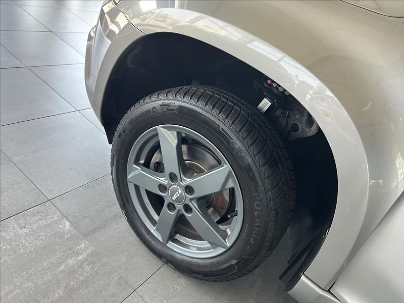 Škoda Yeti 1,2   TSI 81kW,SERVISKA - fotka 21 z 21