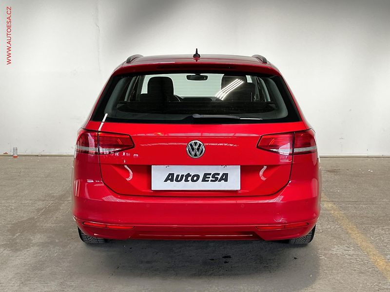 Volkswagen Passat (2016) 1.6 TDi, DSG, Navi, AC - fotka 5 z 18
