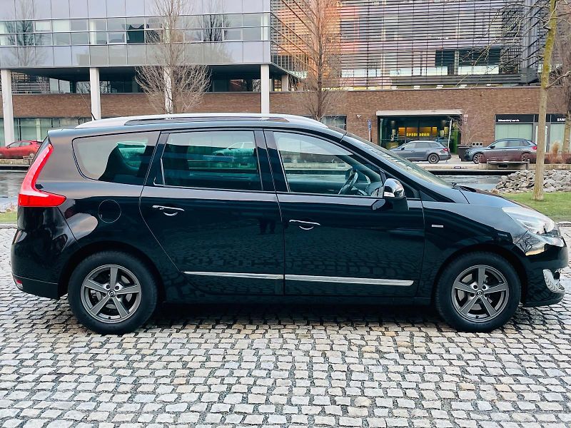 Renault Grand Scénic 1.6dCi MANUÁL KAMERA SERVISKA - fotka 10 z 44