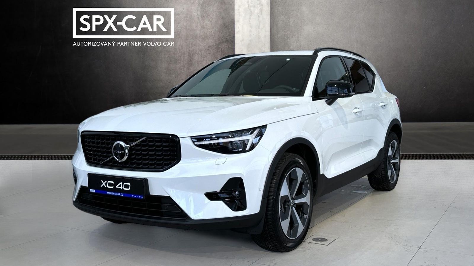 Volvo XC40 ULTRA DARK, B4 FWD, 145+10 kW