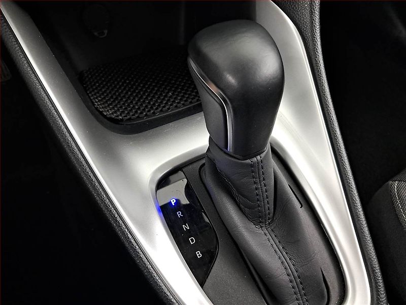 Toyota Yaris (2021) 1.5 VVT-i Hybrid, Automat - fotka 13 z 18
