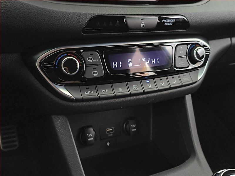 Hyundai i30 (2021) N-Line 1.6 CRDi MHEV - fotka 15 z 17