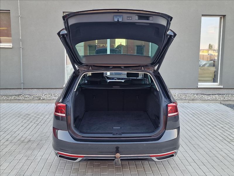 Volkswagen Passat 2.0TDI 147kW 4MOTION DSG Eleg - fotka 39 z 50