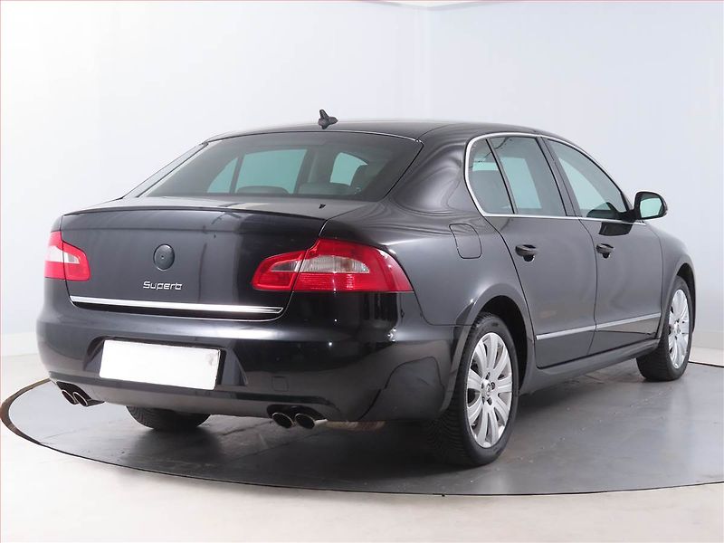 Škoda Superb (2011) Elegance 3.6 FSI V6, 4X4 - fotka 5 z 15
