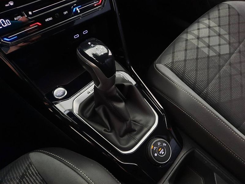 Volkswagen T-Roc (2022) R-Line 2.0 TSI 4Motion (140kW/ - fotka 13 z 27