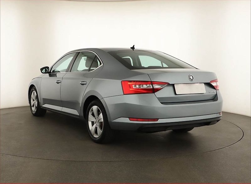 Škoda Superb (2018) 2.0 TDI, Automat, Navi - fotka 4 z 15