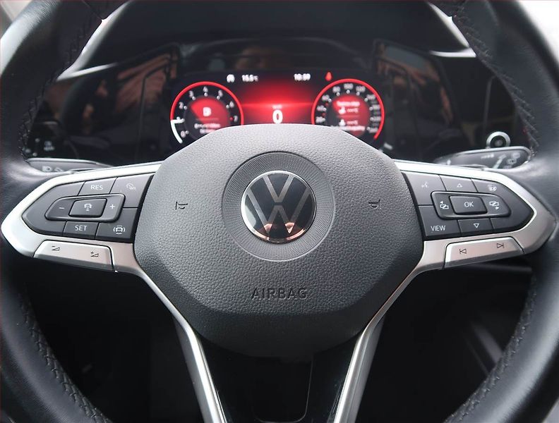 Volkswagen Golf (2021) 1.5 eTSI, Automat, Tempomat - fotka 17 z 19