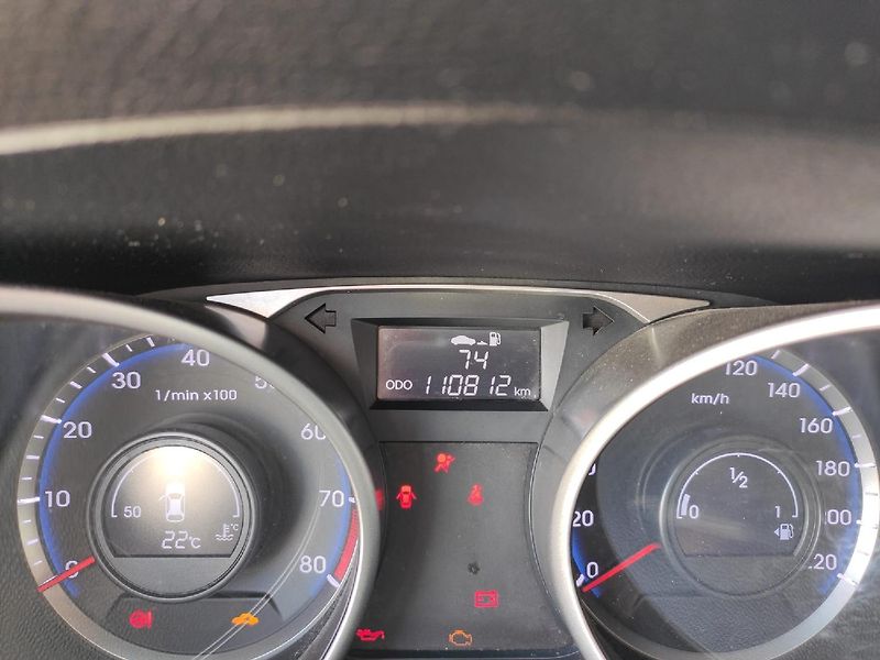 Hyundai ix35 (2014) 1.6i 135k MAN6 TAŽNÉ - fotka 13 z 25