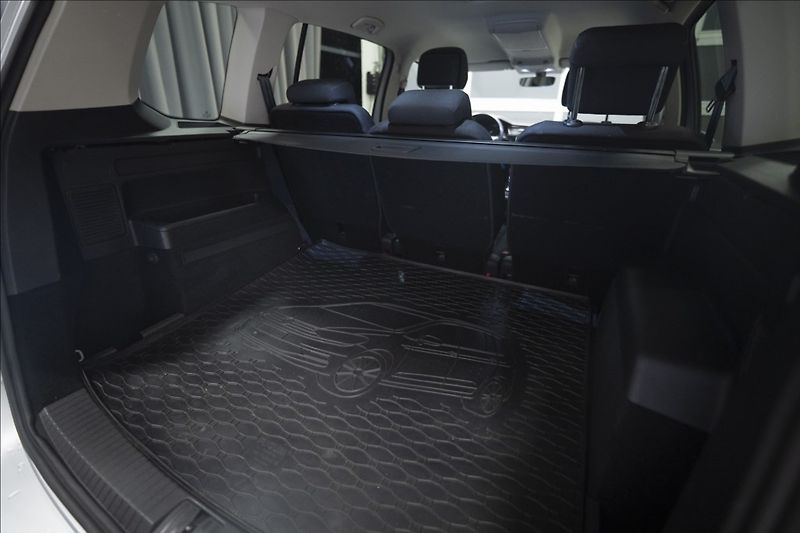 Volkswagen Touran 2,0 TDI MASÁŽ KAMERA VÝHŘEV ČR - fotka 38 z 39