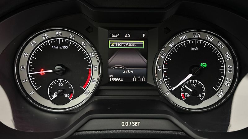 Škoda Octavia 2.0 TDI DSG 4x4 Style Combi - fotka 10 z 25