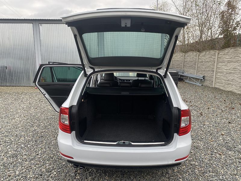 Škoda Superb 2.0TDi 4x4 170PS DSG L+K COMBI - fotka 105 z 158