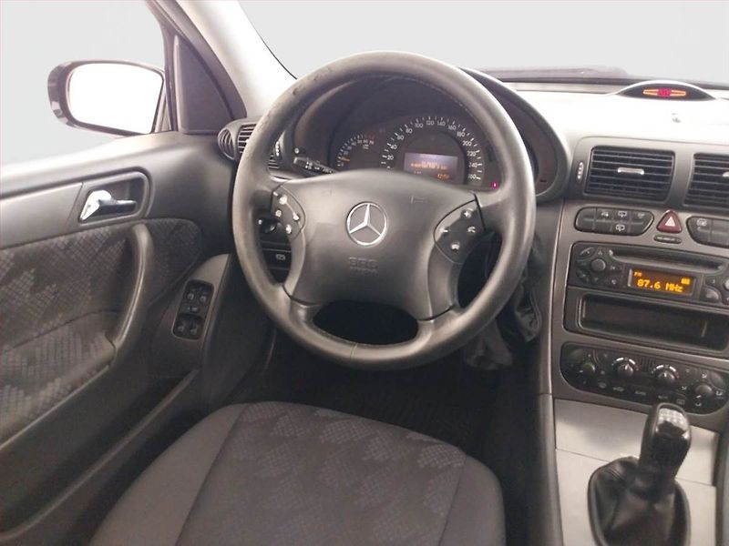 Mercedes-Benz Třídy C (2003) Avantgarde C 180 Kompressor - fotka 7 z 20