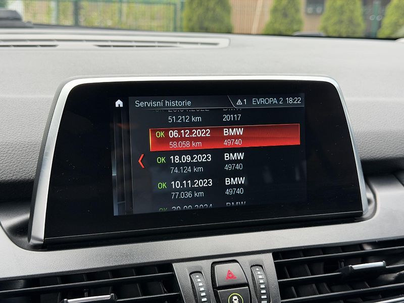 BMW Řada 2 (2019) 2.0 110 kw/DPH/7 míst - fotka 24 z 27