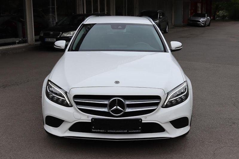 Mercedes-Benz Třídy C 300de PLUG-IN HYB KOMBI 225kW - fotka 2 z 48