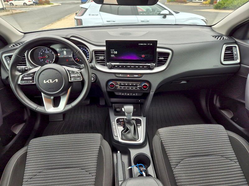 Kia Ceed (2025) SW TOP+Busines 1.5TGD-i 103kW - fotka 5 z 35