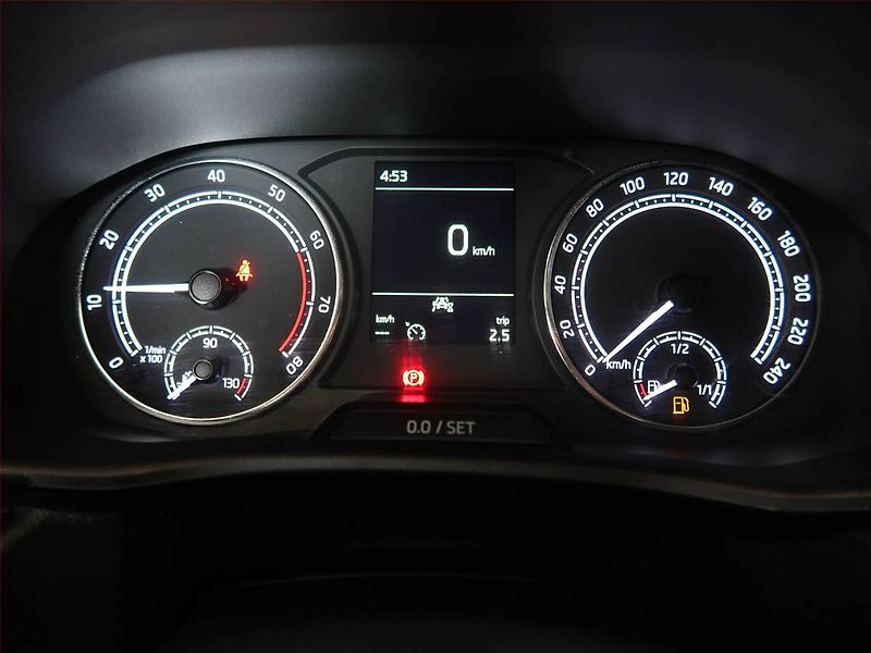 Škoda Fabia (2023) Ambition 1.0 TSI, Serv.kniha - fotka 11 z 14