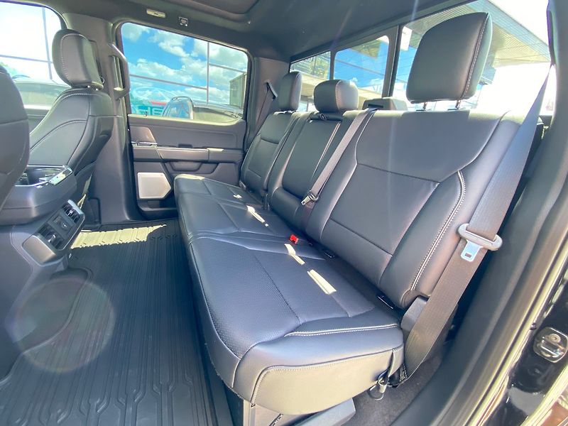 Ford F-150 (2025) Lariat  5,0 298 kW - fotka 21 z 27