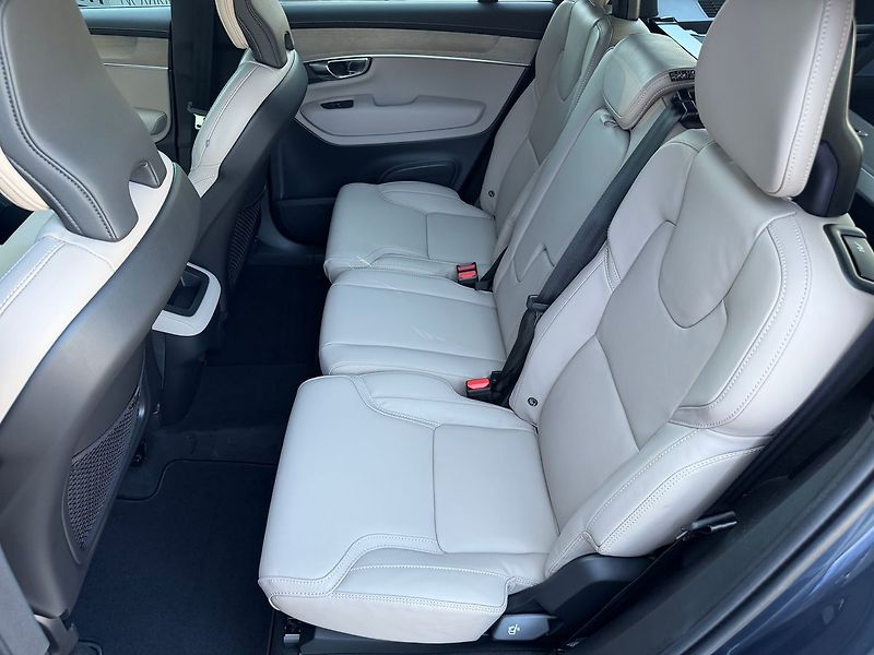 Volvo XC90 (2026) PLUS B5, kamery 360°, ventilac - fotka 12 z 22