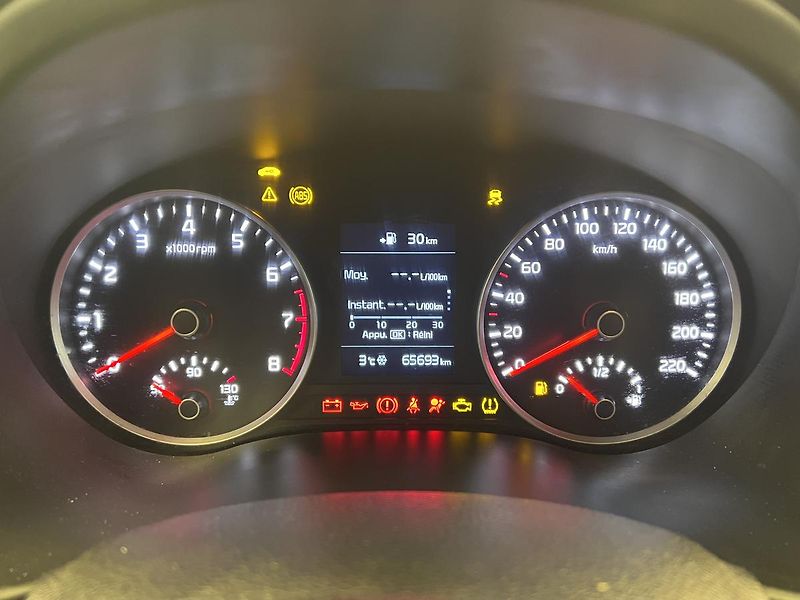 Kia Stonic 1.0 DGI  88kW - fotka 9 z 13