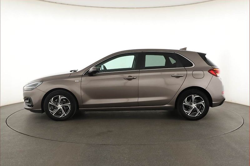 Hyundai i30 (2023) Smart 1.5 T-GDI, Automat, ČR - fotka 3 z 21