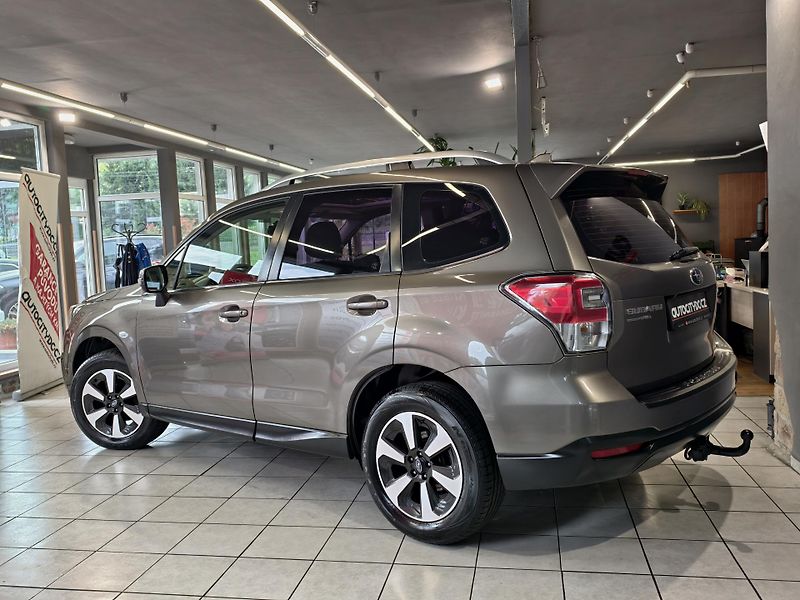 Subaru Forester 2.0 i 110kW 4x4, PANORAMA, LED - fotka 22 z 22