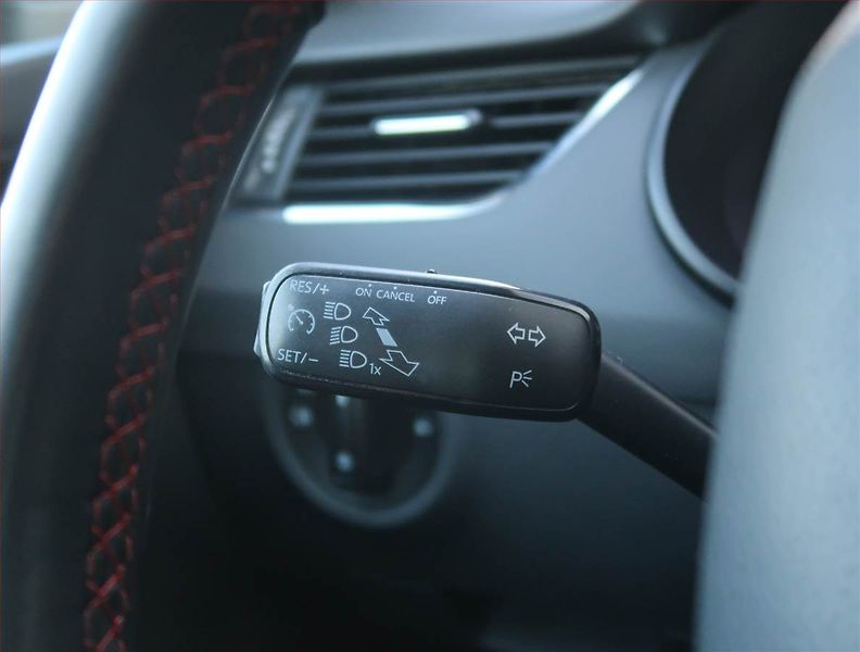 Škoda Octavia (2014) RS 2.0 TDI, Automat - fotka 17 z 26