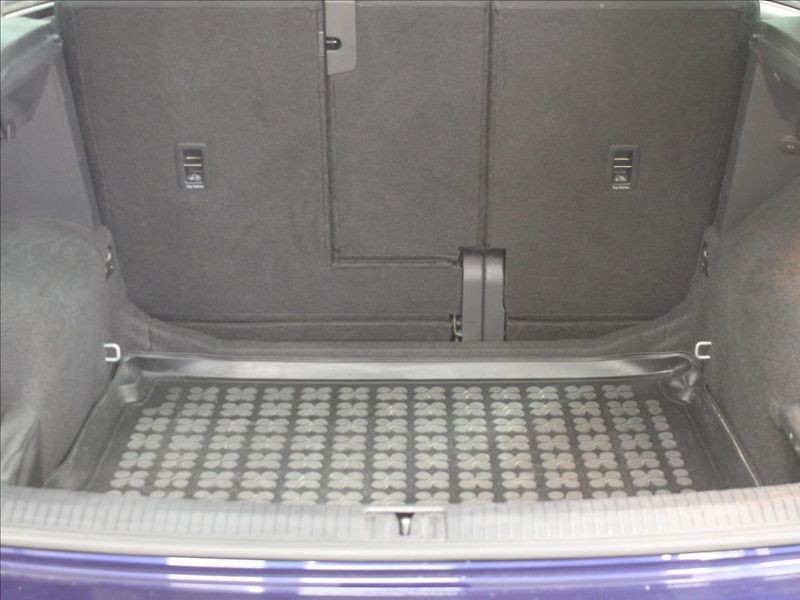 Volkswagen Tiguan 2,0 TDI Highline 4Motion DSG - fotka 8 z 39
