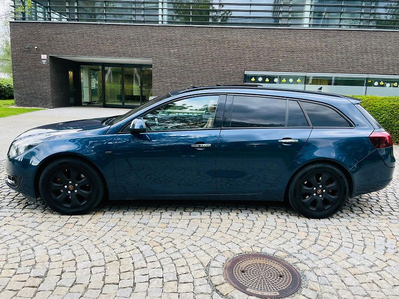Opel Insignia 2.0CDTi 4x4 AUTOMAT SERVISKA - fotka 18 z 53