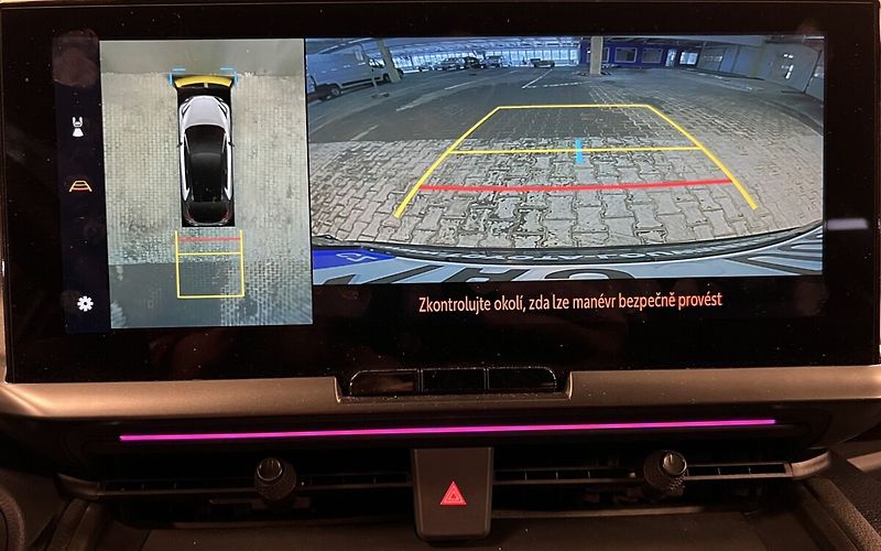 Toyota C-HR 2,0 Hybrid AT GR SPORT PREMIER - fotka 7 z 18
