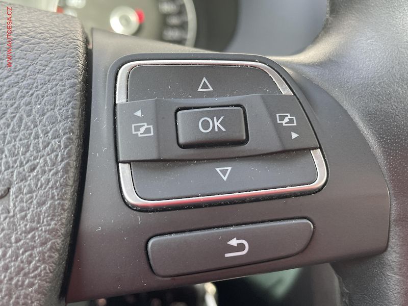 Volkswagen Jetta (2011) 1.4 TSi, Highline, +kola - fotka 16 z 21