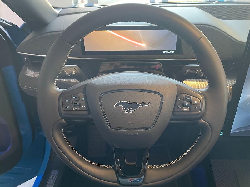 Ford Mustang Mach-E (2025) GT 91kWh 442kW/600k AWD - fotka 14 z 30