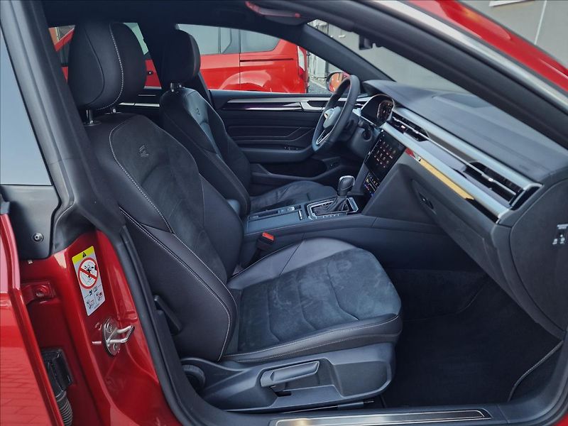 Volkswagen Arteon 2.0TDI 147kW 4x4 DSG R-line - fotka 14 z 50