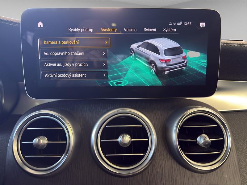 Mercedes-Benz GLC (2019) 300 4MATIC - fotka 13 z 22
