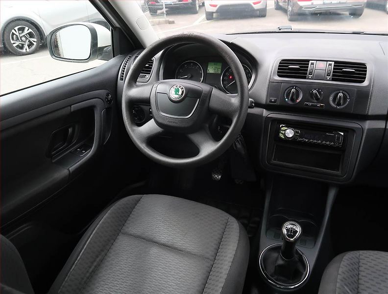 Škoda Fabia (2011) Ambition 1.2 TSI, Serv.kniha - fotka 7 z 15
