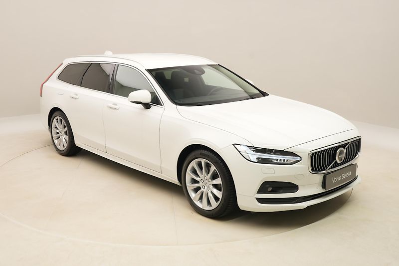 Volvo V90 B4 MOMENTUM AUT - fotka 17 z 46