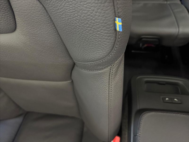 Volvo XC90 (2024) 2,0 B5 AWD PLUS Bright - fotka 12 z 15
