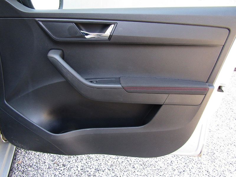 Škoda Fabia (2020) 1.0TSI 81kW MONTE CARLO - fotka 27 z 39