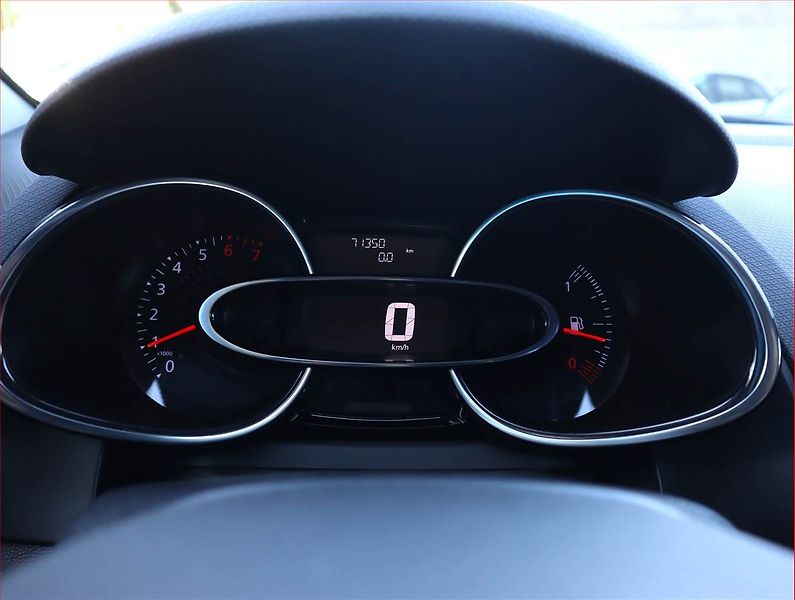 Renault Clio (2017) 0.9 TCe, Navi, Tempomat - fotka 11 z 19