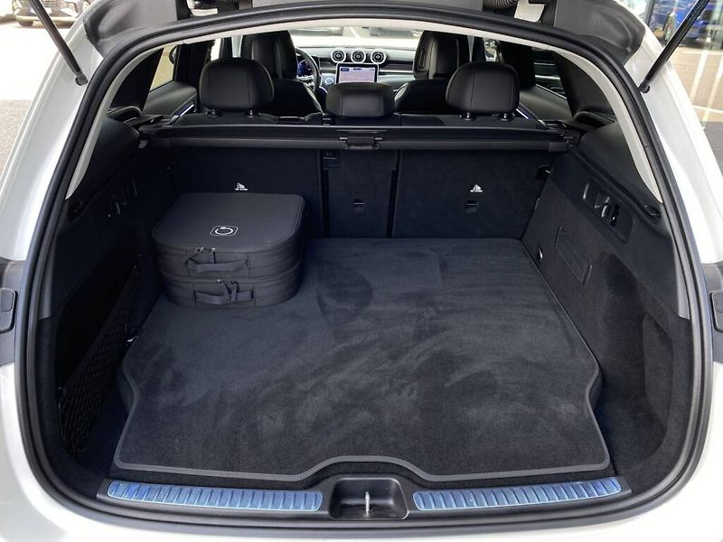 Mercedes-Benz GLC (2023) 400 e 4MATIC - fotka 26 z 29