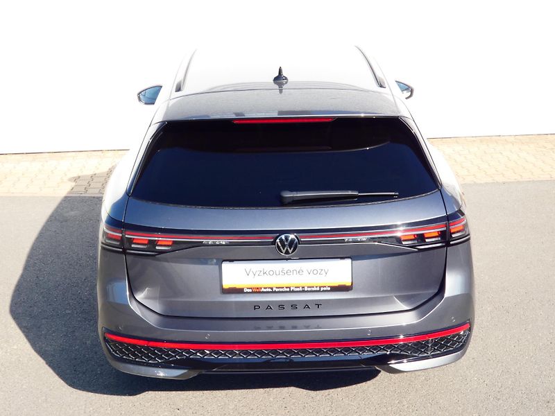 Volkswagen Passat (2024) R-Line 2.0 142KW 4MOTION - fotka 16 z 30