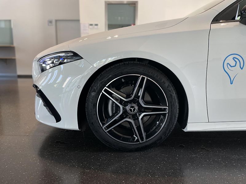 Mercedes-Benz Třídy A 180 AMG - fotka 10 z 28